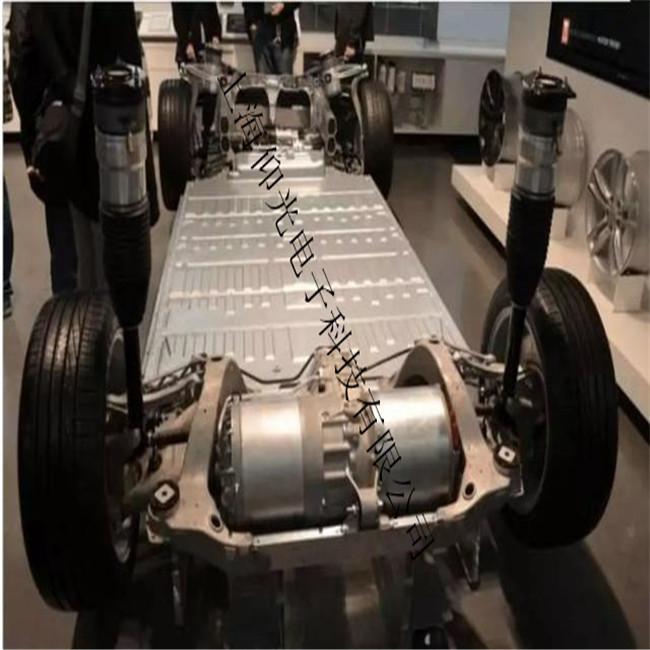 特斯拉 Tesla電動(dòng)汽車控制器無直流電壓輸出或電壓輸出不穩(wěn)定維修