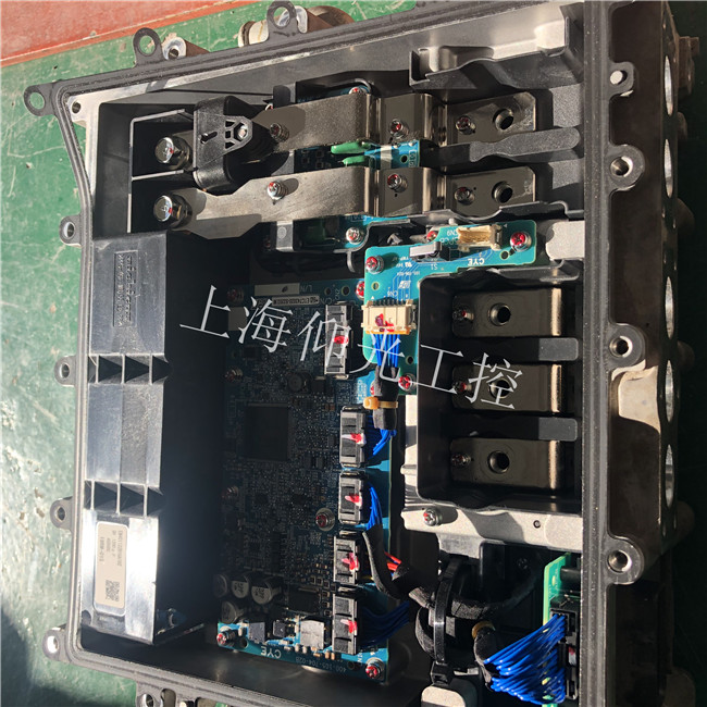 特斯拉新能源電動汽車輔助控制系統(tǒng)的故障與排除