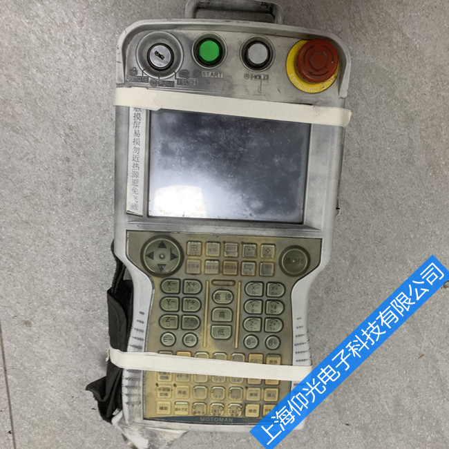 安川機(jī)器人示教器觸摸屏無(wú)顯示故障維修