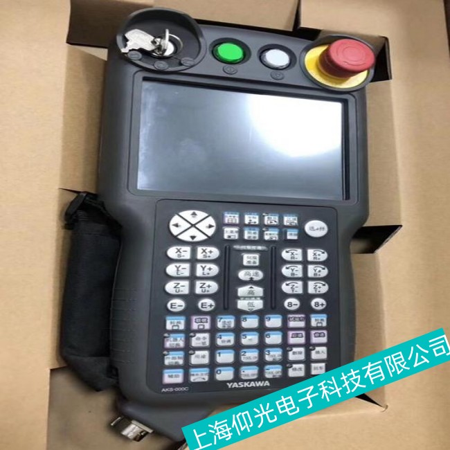 山東安川機器人示教器出現(xiàn)黑屏看不清的故障維修