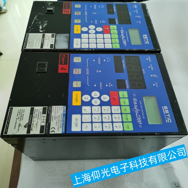 艾斯迪克擰緊控制器EH2-R1016-P-T上電后出現(xiàn)黑屏無(wú)顯示故障維修